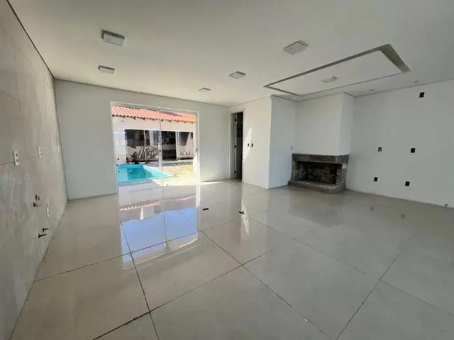 Casa / Sobrado para Venda em Pelotas/RS Fragata 3 Quartos