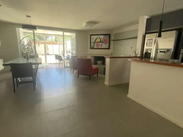 Casa / Sobrado para Venda em Pelotas/RS Laranjal 3 Quartos