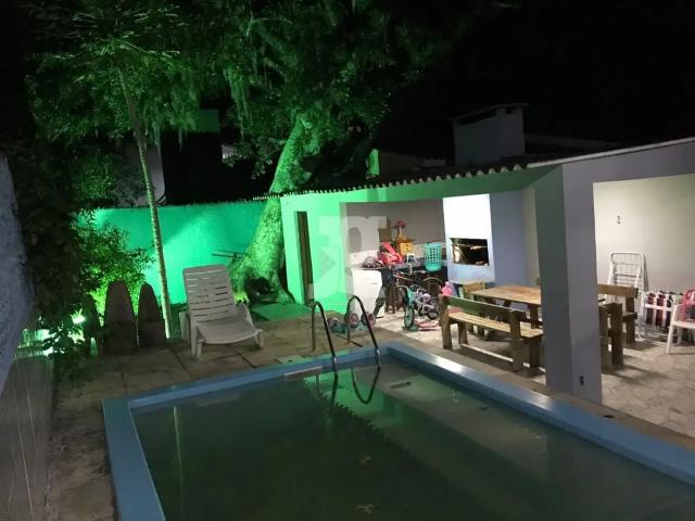 Casa / Sobrado para Venda em Pelotas/RS Laranjal 3 Quartos