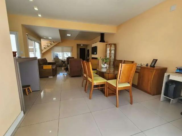 Casa / Sobrado para Venda em Pelotas/RS Laranjal 3 Quartos