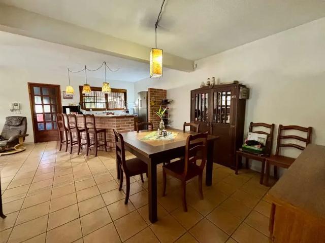 Casa / Sobrado para Venda em Pelotas/RS Laranjal 2 Quartos