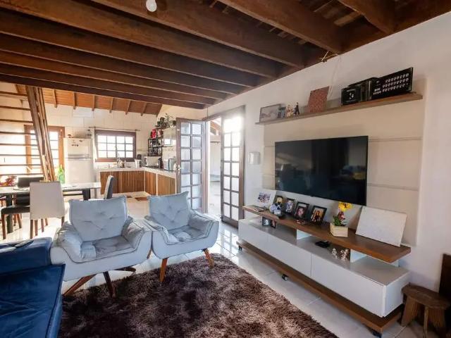 Casa / Sobrado para Venda em Pelotas/RS Laranjal 2 Quartos