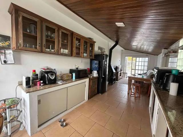 Casa / Sobrado para Venda em Pelotas/RS Laranjal 4 Quartos