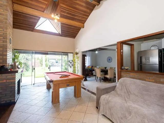 Casa / Sobrado para Venda em Pelotas/RS Laranjal 4 Quartos