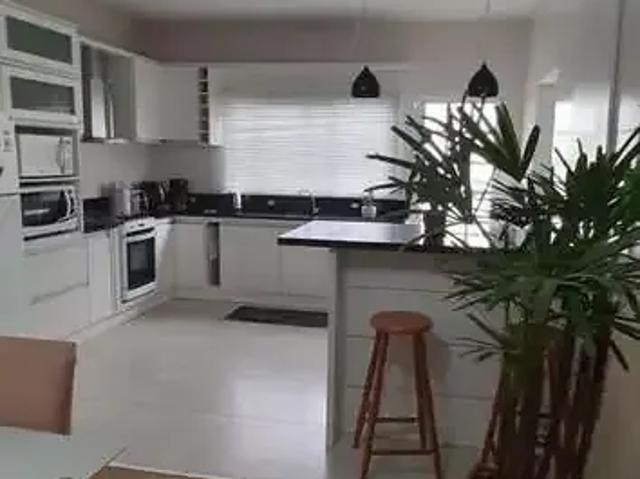 Casa / Sobrado para Venda em Pelotas/RS Três Vendas 3 Quartos