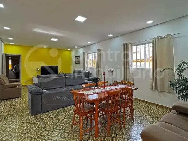 Casa / Sobrado para Venda em Peruíbe/SP Centro 3 Quartos