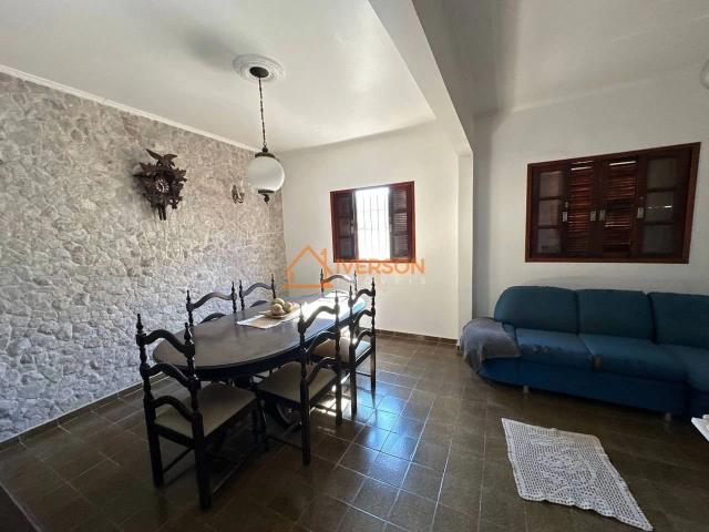 Casa / Sobrado para Venda em Peruíbe/SP Centro 4 Quartos
