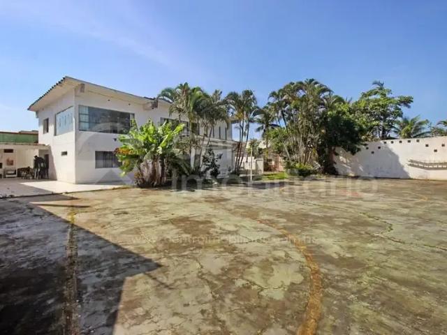 Casa / Sobrado para Venda em Peruíbe/SP Centro 4 Quartos