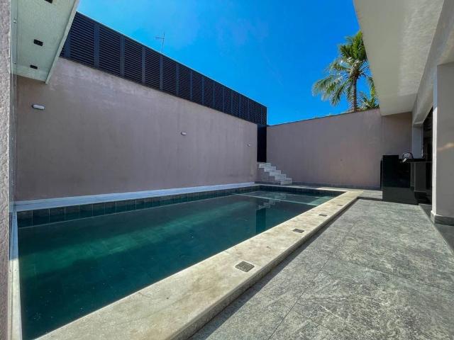 Casa / Sobrado para Venda em Peruíbe/SP Centro 5 Quartos