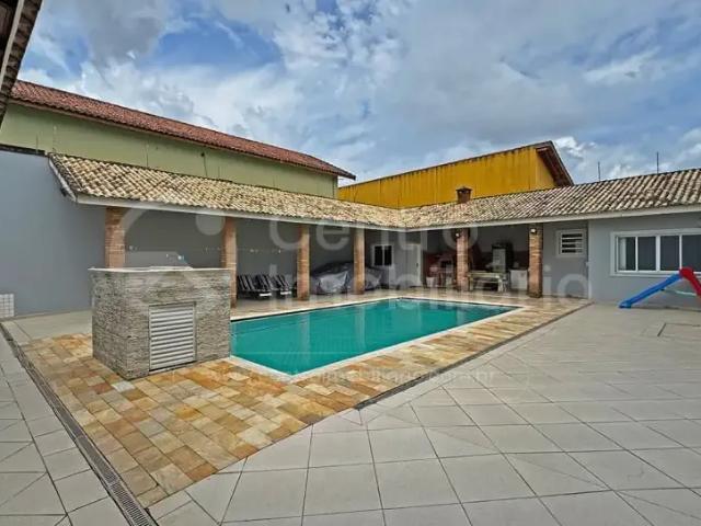 Casa / Sobrado para Venda em Peruíbe/SP Centro 6 Quartos