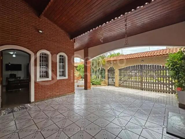 Casa / Sobrado para Venda em Peruíbe/SP Belmira Novaes 3 Quartos