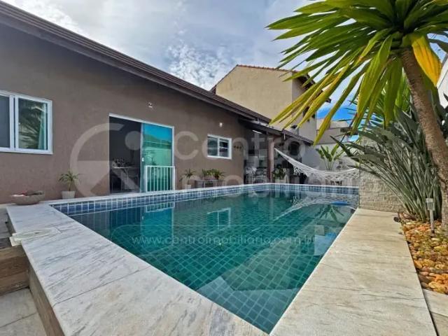 Casa / Sobrado para Venda em Peruíbe/SP Jardim Mar E Sol 3 Quartos