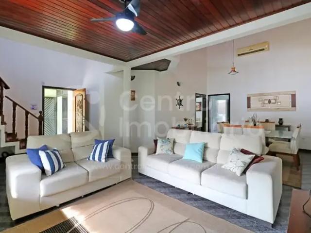 Casa / Sobrado para Venda em Peruíbe/SP Jardim Star 4 Quartos