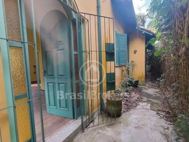Casa / Sobrado para Venda em Petrópolis/RJ Centro 4 Quartos