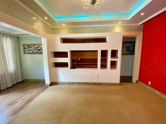 Casa / Sobrado para Venda em Petrópolis/RJ Centro 6 Quartos