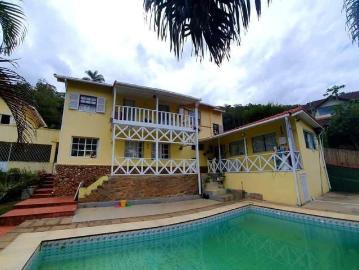 Casa / Sobrado para Venda em Petrópolis/RJ Araras 3 Quartos
