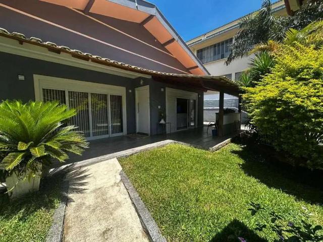 Casa / Sobrado para Venda em Petrópolis/RJ Mosela 3 Quartos