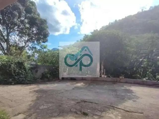 Casa / Sobrado para Venda em Petrópolis/RJ Posse 4 Quartos