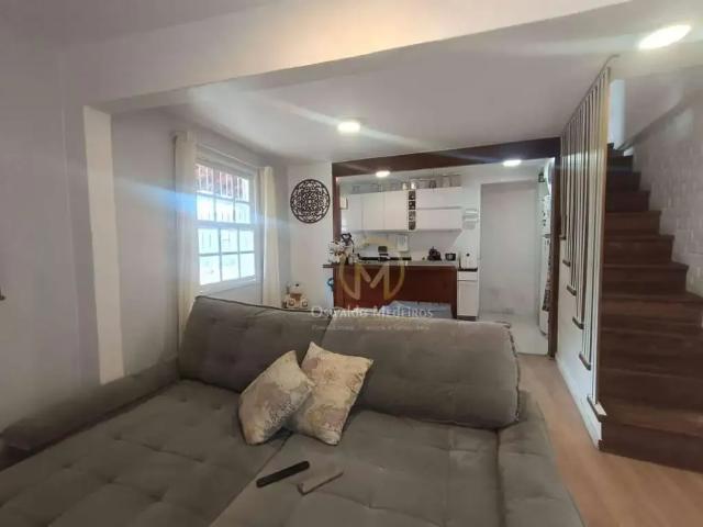 Casa / Sobrado para Venda em Petrópolis/RJ Valparaíso 2 Quartos