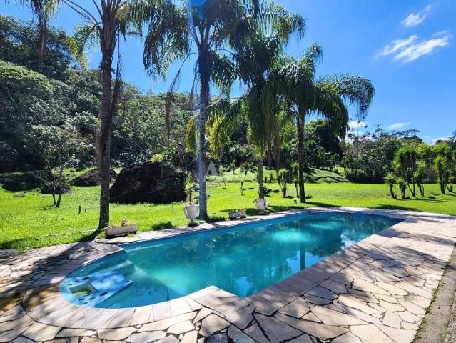 Casa / Sobrado para Venda em Pindamonhangaba/SP Alto do Piracuama 3 Quartos