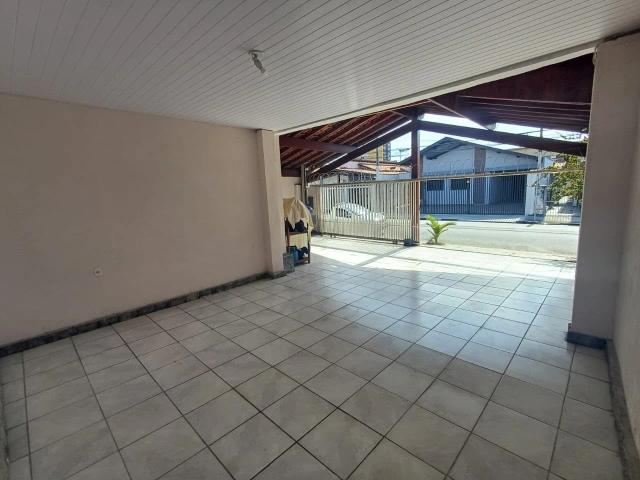 Casa / Sobrado para Venda em Pindamonhangaba/SP Parque São Benedito 4 Quartos