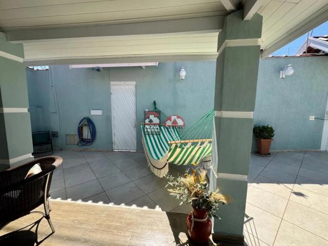 Casa / Sobrado para Venda em Pindamonhangaba/SP Parque São Domingos 4 Quartos