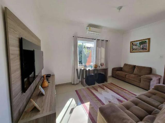 Casa / Sobrado para Venda em Pindamonhangaba/SP Quadra Coberta 3 Quartos