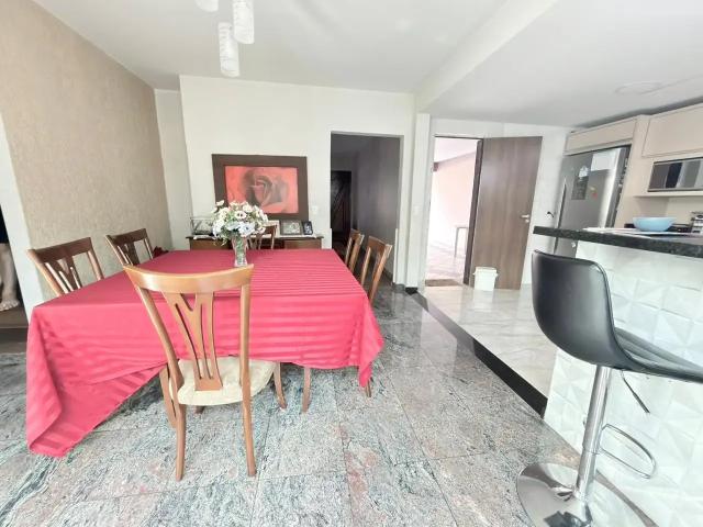 Casa / Sobrado para Venda em Pinhais/PR Centro 4 Quartos