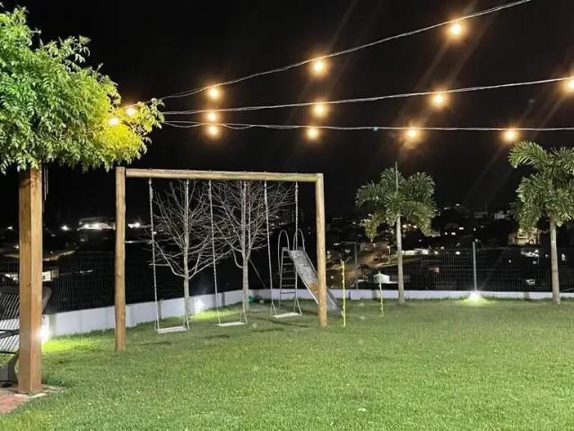Casa / Sobrado para Venda em Pinhalzinho/SC Centro 4 Quartos