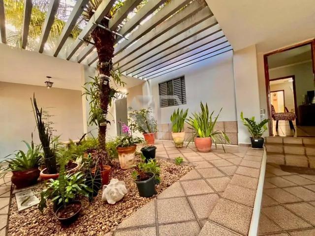 Casa / Sobrado para Venda em Piracicaba/SP Vila Monteiro 4 Quartos