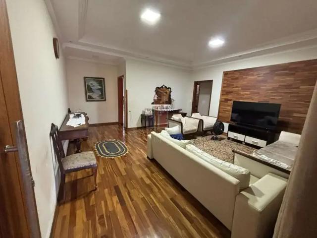 Casa / Sobrado para Venda em Pirajuí/SP Centro 3 Quartos