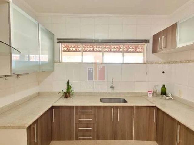 Casa / Sobrado para Venda em Pirajuí/SP Jardim Paraíso 4 Quartos