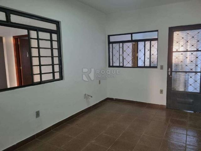 Casa / Sobrado para Venda em Pirassununga/SP Centro 3 Quartos