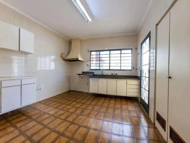 Casa / Sobrado para Venda em Pirassununga/SP Jardim Petrópolis 4 Quartos