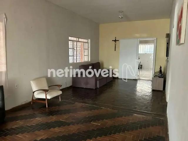 Casa / Sobrado para Venda em Pirapora/MG Centro 5 Quartos