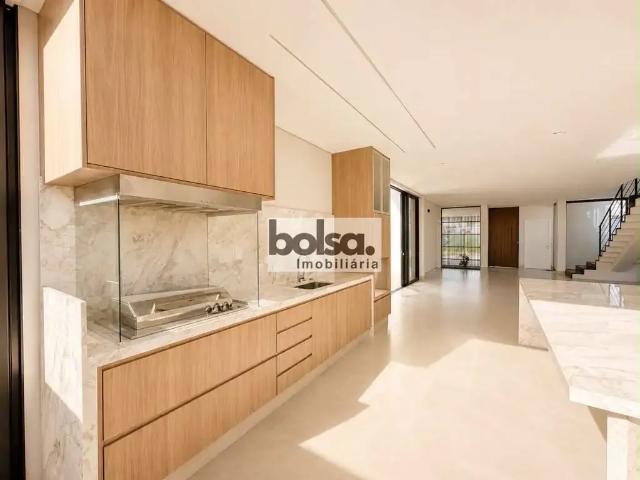 Casa / Sobrado para Venda em Piratininga/SP Residencial Guestier 4 Quartos