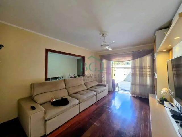 Casa / Sobrado para Venda em Poços de Caldas/MG Vila Togni 4 Quartos