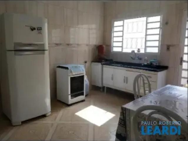 Casa / Sobrado para Venda em Poços de Caldas/MG Village São Luiz 2 Quartos