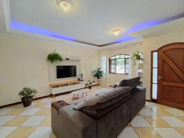 Casa / Sobrado para Venda em Poços de Caldas/MG Village São Luiz 3 Quartos
