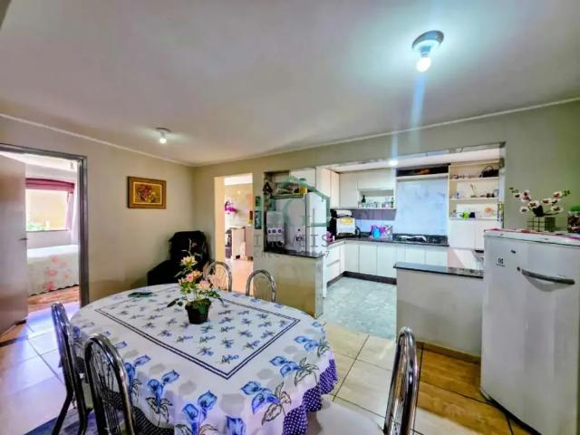 Casa / Sobrado para Venda em Poços de Caldas/MG Conjunto Habitacional Pedro Afonso Junqueira 4 Quartos
