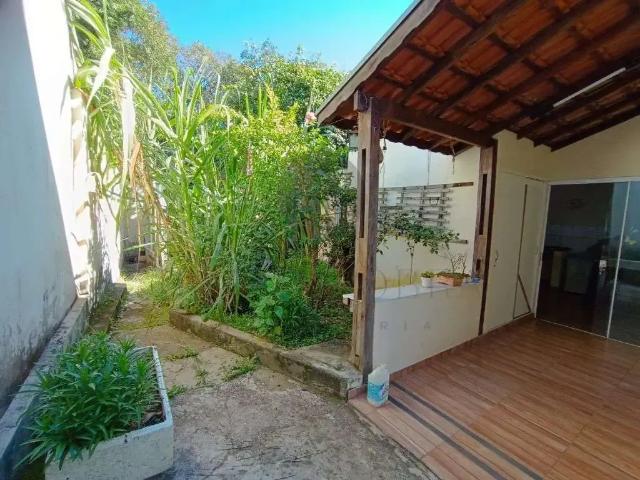 Casa / Sobrado para Venda em Poços de Caldas/MG Country Club 3 Quartos