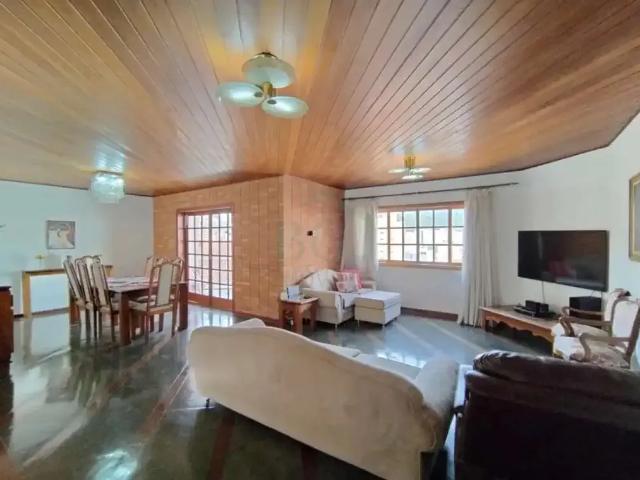 Casa / Sobrado para Venda em Poços de Caldas/MG Da Saúde 4 Quartos