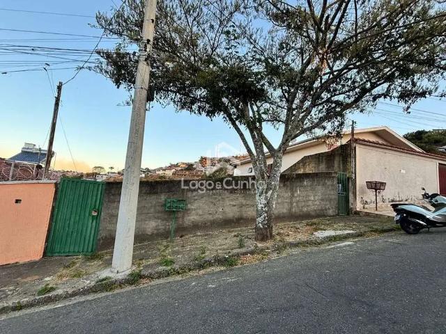 Casa / Sobrado para Venda em Poços de Caldas/MG Dom Bosco 2 Quartos