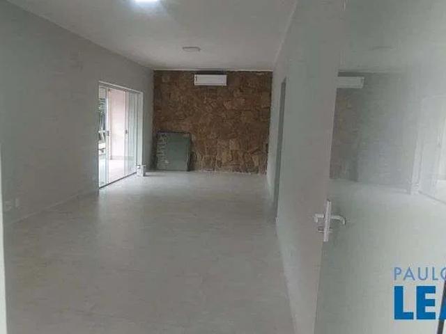 Casa / Sobrado para Venda em Poços de Caldas/MG Jardim Country Club 3 Quartos