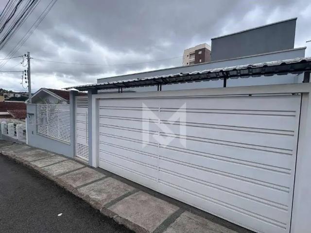 Casa / Sobrado para Venda em Poços de Caldas/MG Jardim Cascatinha 3 Quartos