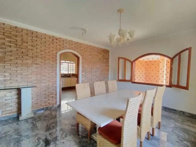 Casa / Sobrado para Venda em Poços de Caldas/MG Jardim Centenário 3 Quartos