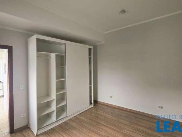 Casa / Sobrado para Venda em Poços de Caldas/MG Jardim Centenário 3 Quartos