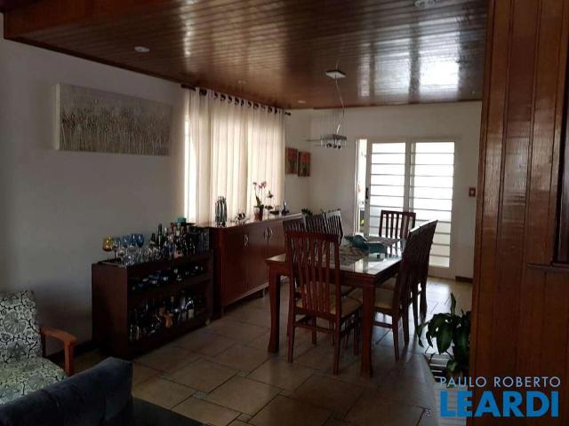 Casa / Sobrado para Venda em Poços de Caldas/MG Jardim Amaryllis 3 Quartos