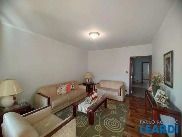 Casa / Sobrado para Venda em Poços de Caldas/MG Jardim dos Estados 3 Quartos