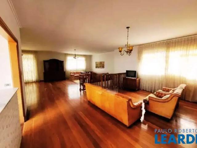 Casa / Sobrado para Venda em Poços de Caldas/MG Jardim dos Estados 5 Quartos